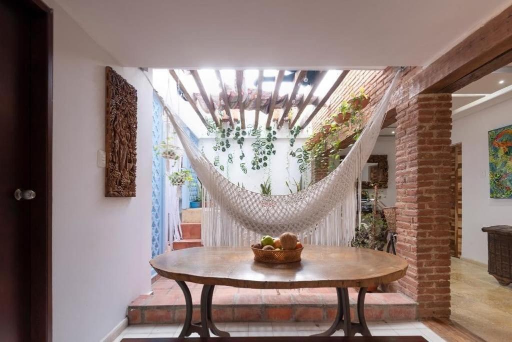 Charming Old City Loft with Jacuzzi!