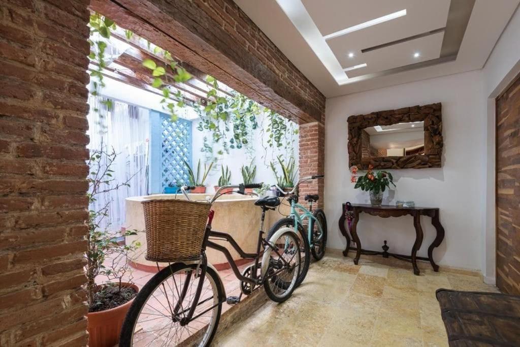 Charming Old City Loft with Jacuzzi!