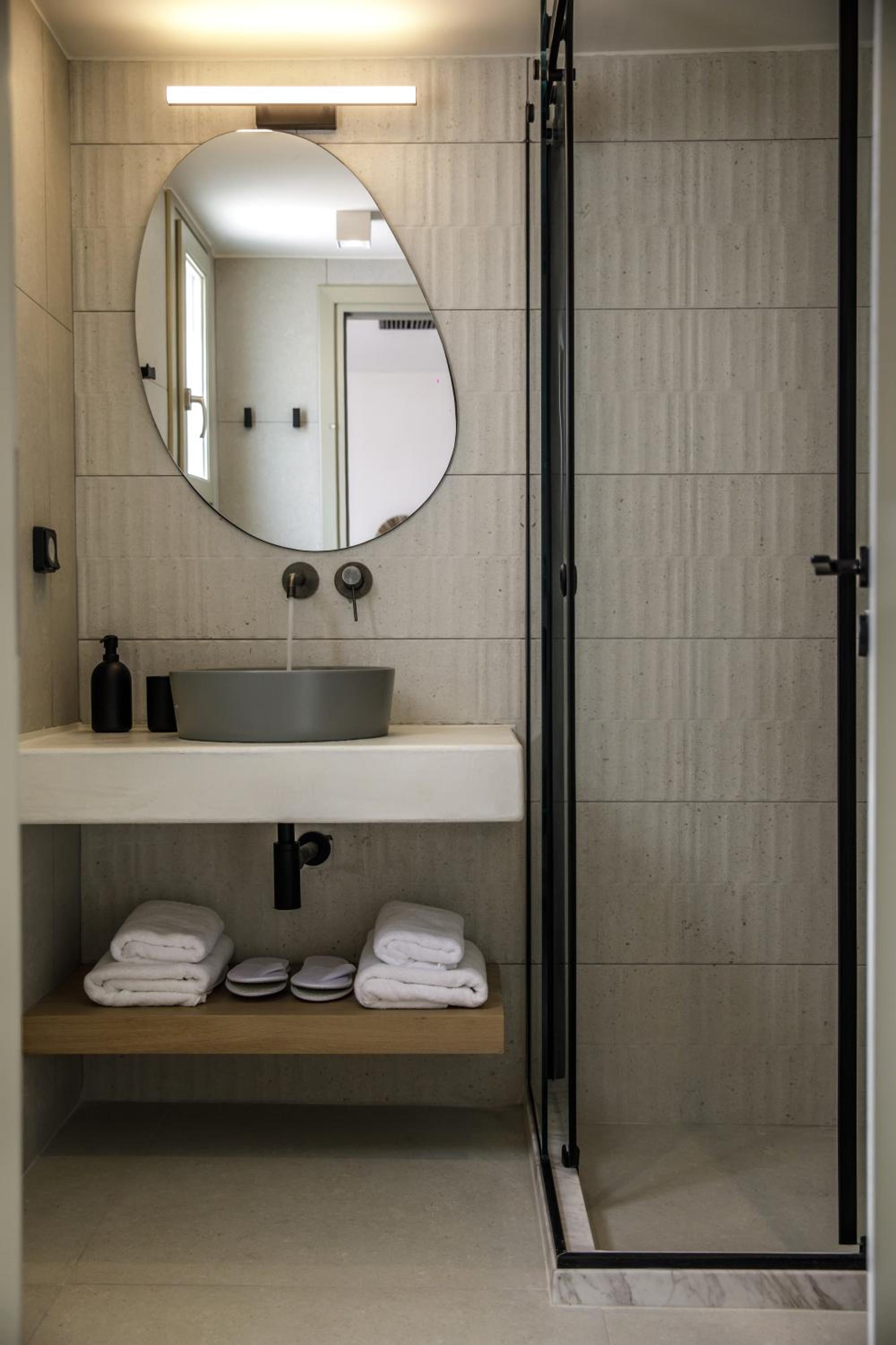 Morfes Luxury Suites by Caldera Houses