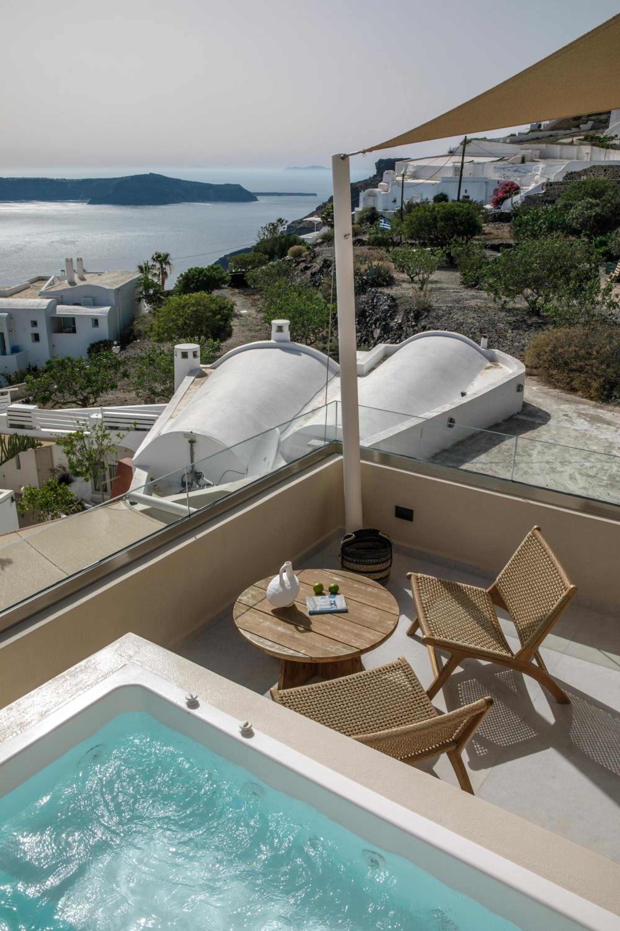 Morfes Luxury Suites by Caldera Houses