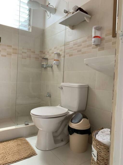 Apartamento VillaRegis 5, Zapote, San Jose