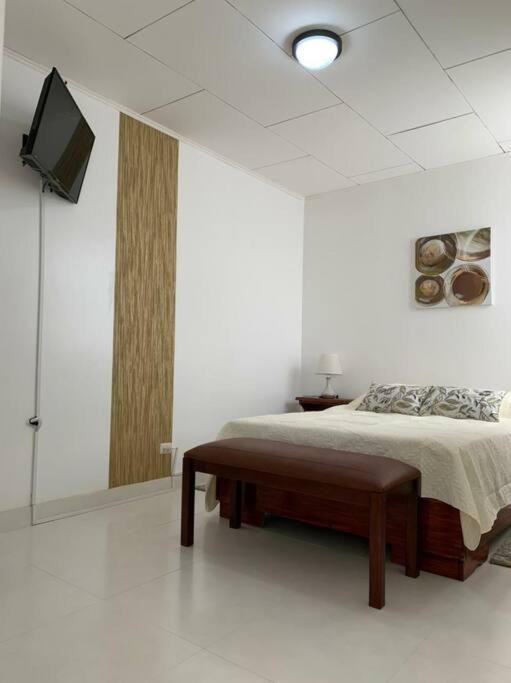 Apartamento VillaRegis 5, Zapote, San Jose
