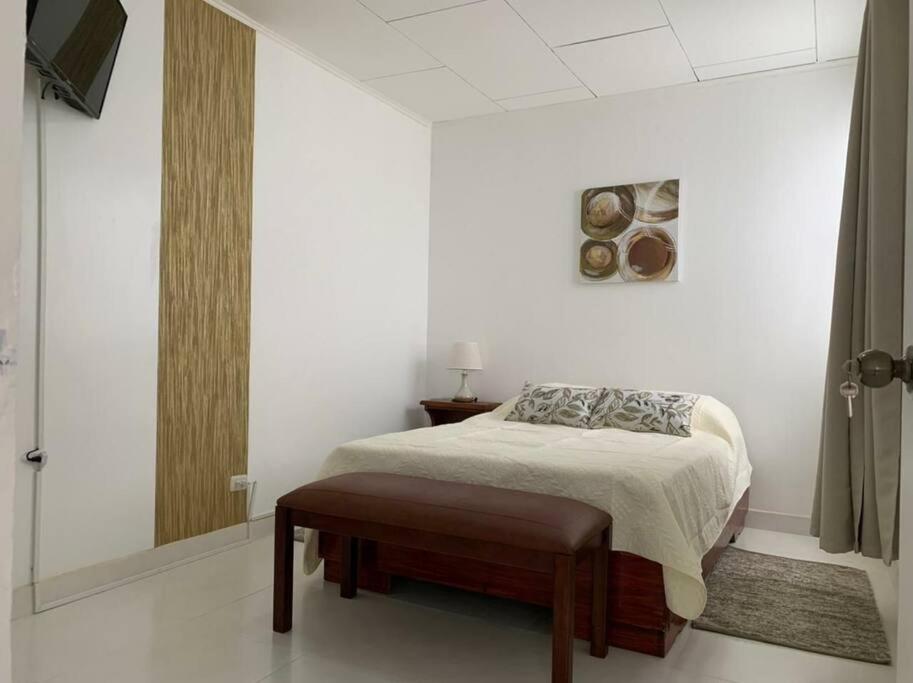 Apartamento VillaRegis 5, Zapote, San Jose