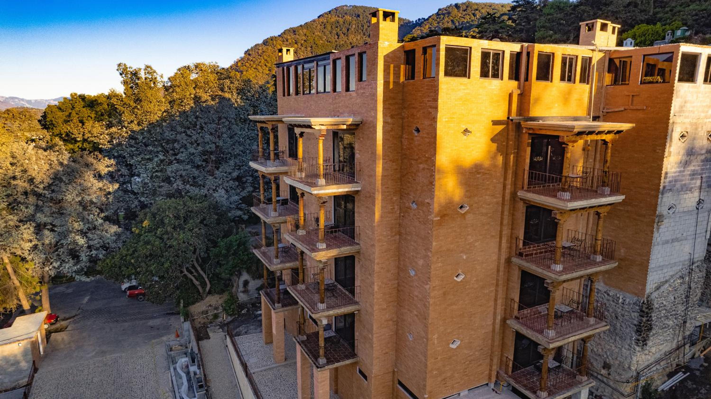 Hotel Le Suisse Spa - Image 1