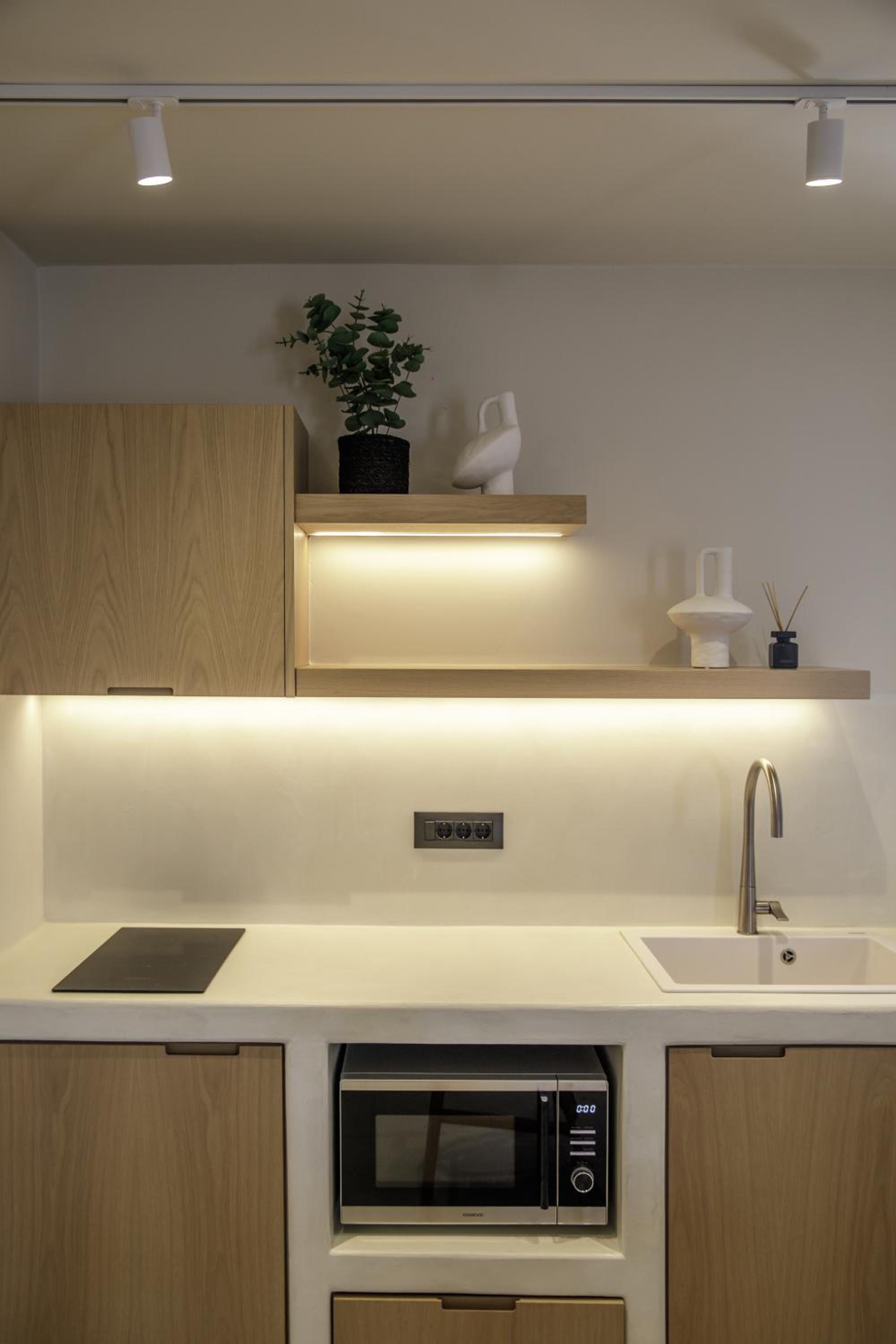 Morfes Luxury Suites by Caldera Houses
