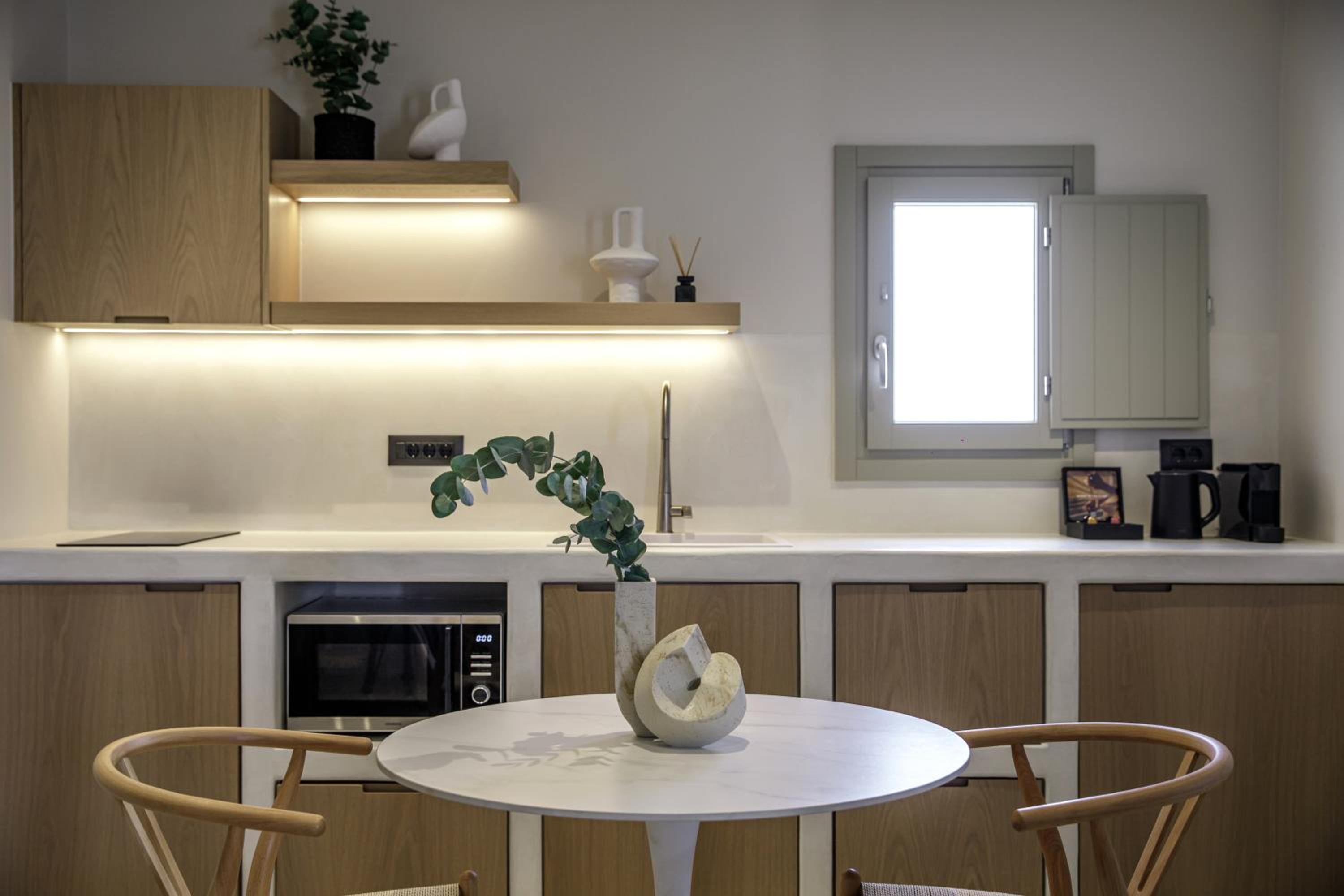 Morfes Luxury Suites by Caldera Houses
