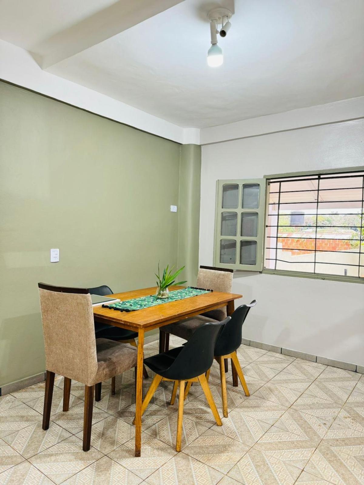Casa S&G grande con 3 habitaciones, 8 personas, piscina privada, cochera, aire acondicionado, TV, wifi, excelente ubicacion