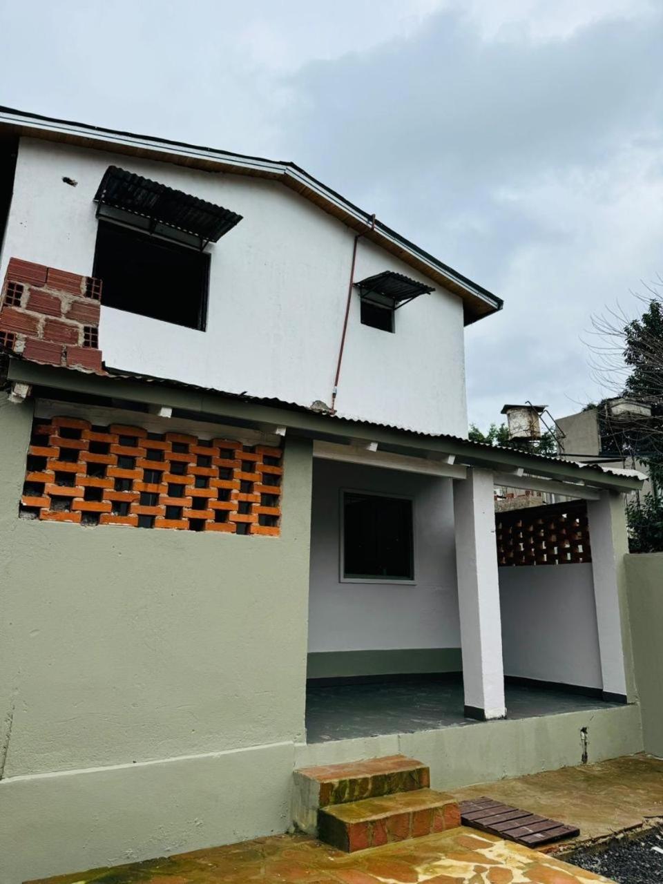 Casa S&G grande con 3 habitaciones, 8 personas, piscina privada, cochera, aire acondicionado, TV, wifi, excelente ubicacion