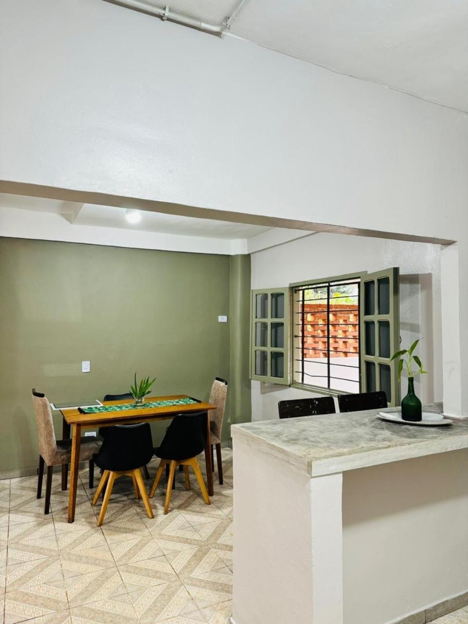 Casa S&G grande con 3 habitaciones, 8 personas, piscina privada, cochera, aire acondicionado, TV, wifi, excelente ubicacion