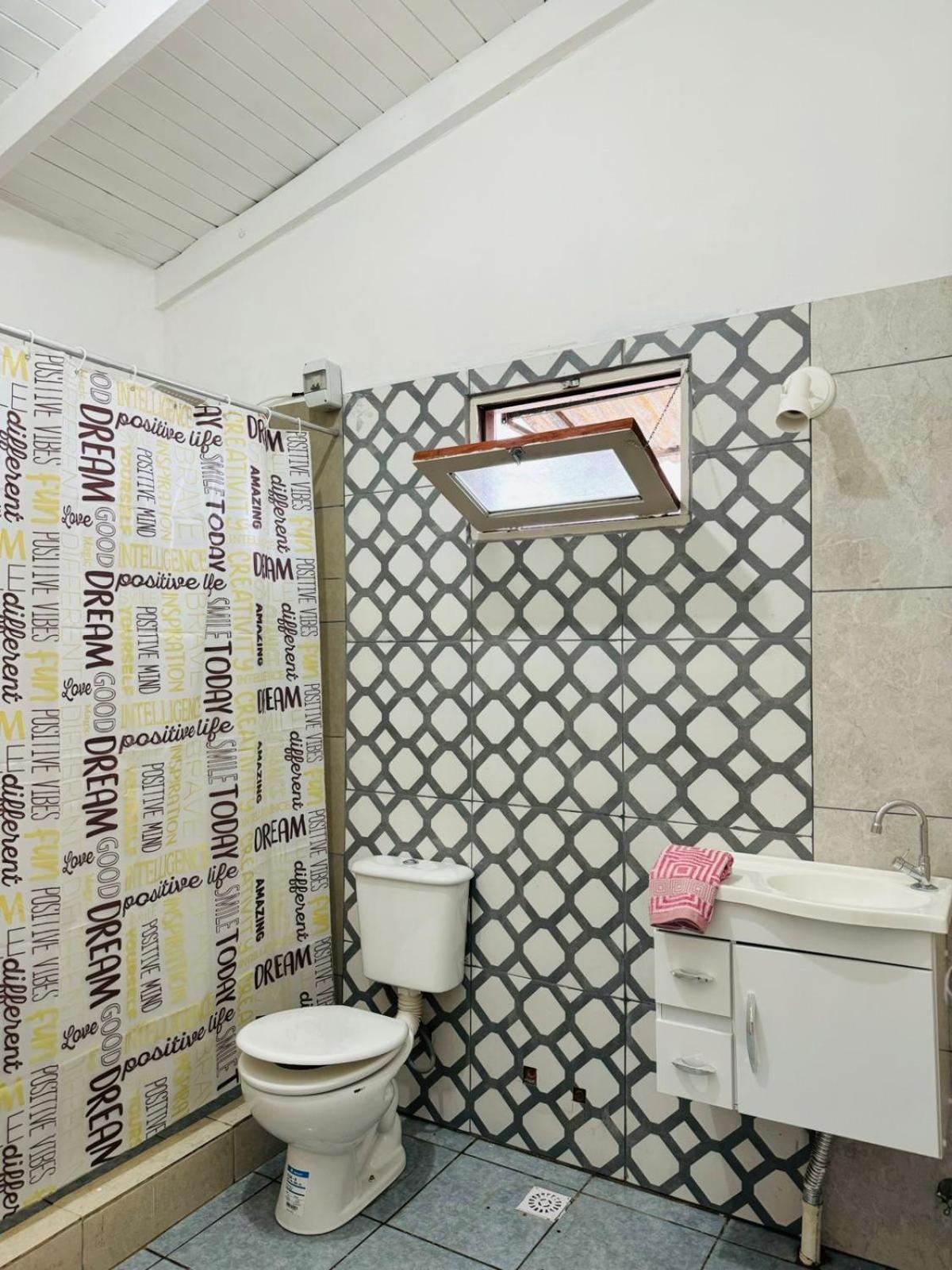 Casa S&G grande con 3 habitaciones, 8 personas, piscina privada, cochera, aire acondicionado, TV, wifi, excelente ubicacion