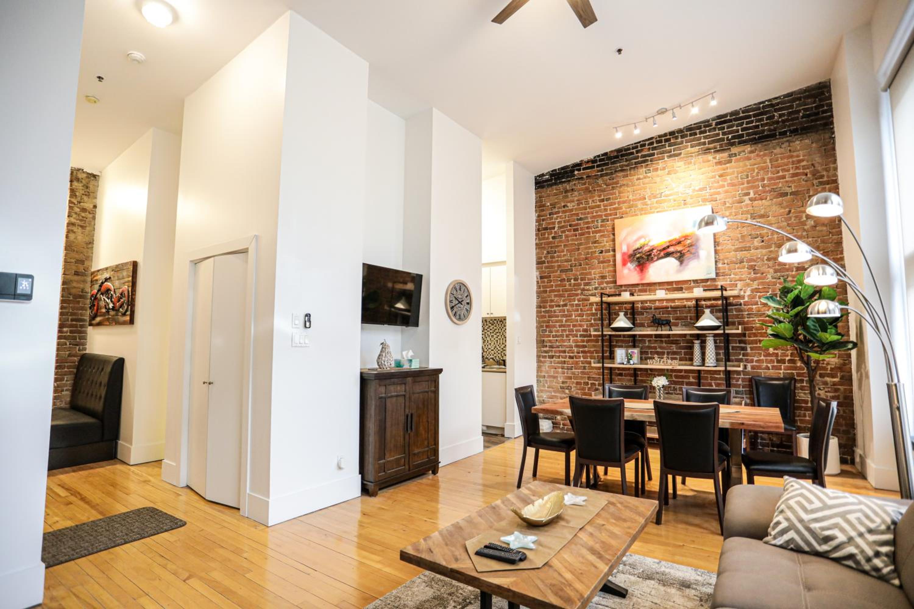 Elegant 1 bedroom apartment in old port - 202