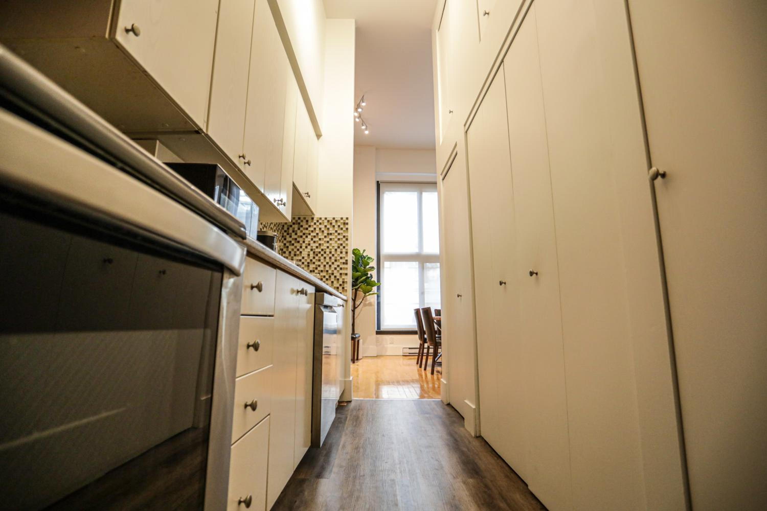 Elegant 1 bedroom apartment in old port - 202