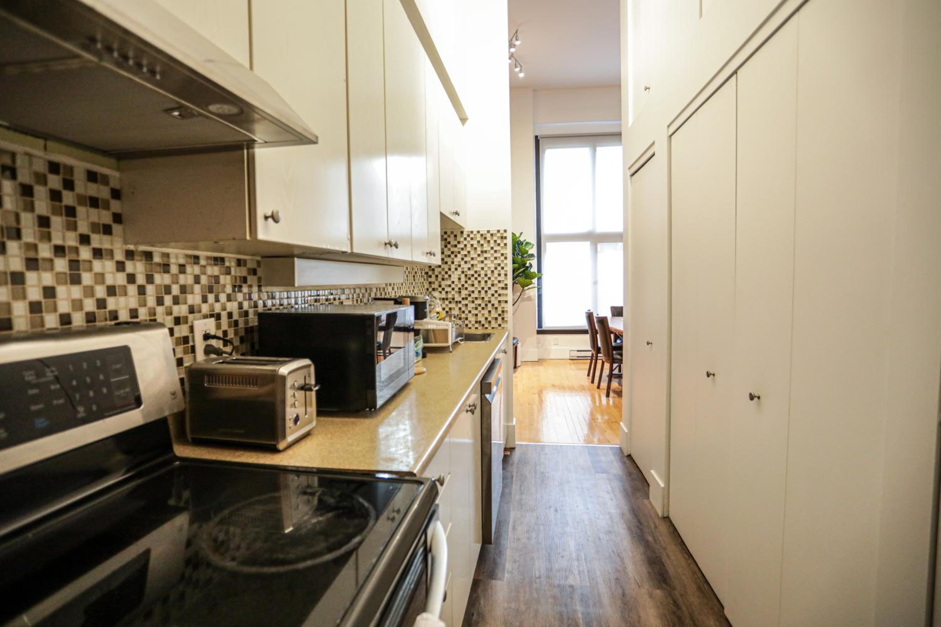 Elegant 1 bedroom apartment in old port - 202