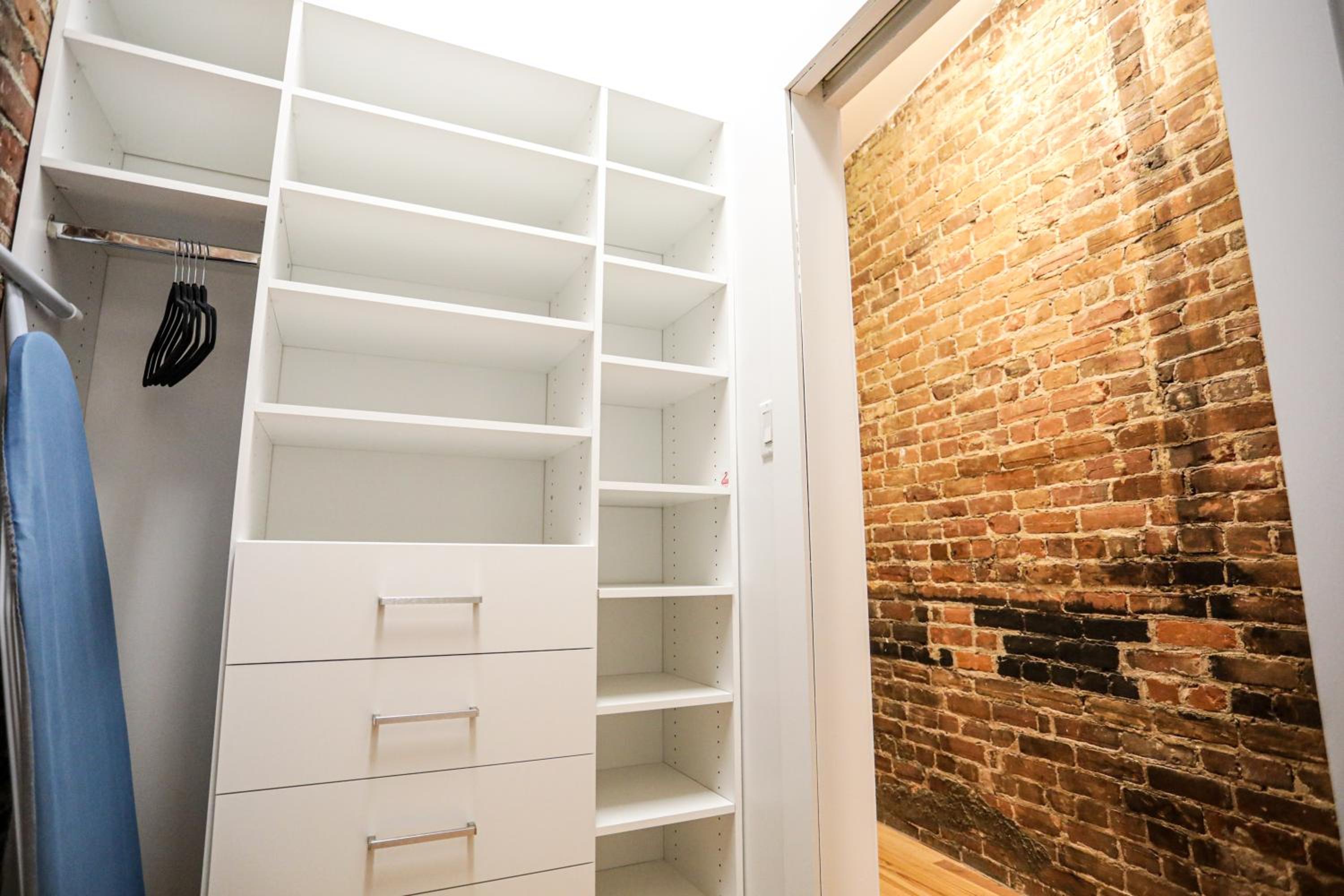 Elegant 1 bedroom apartment in old port - 202