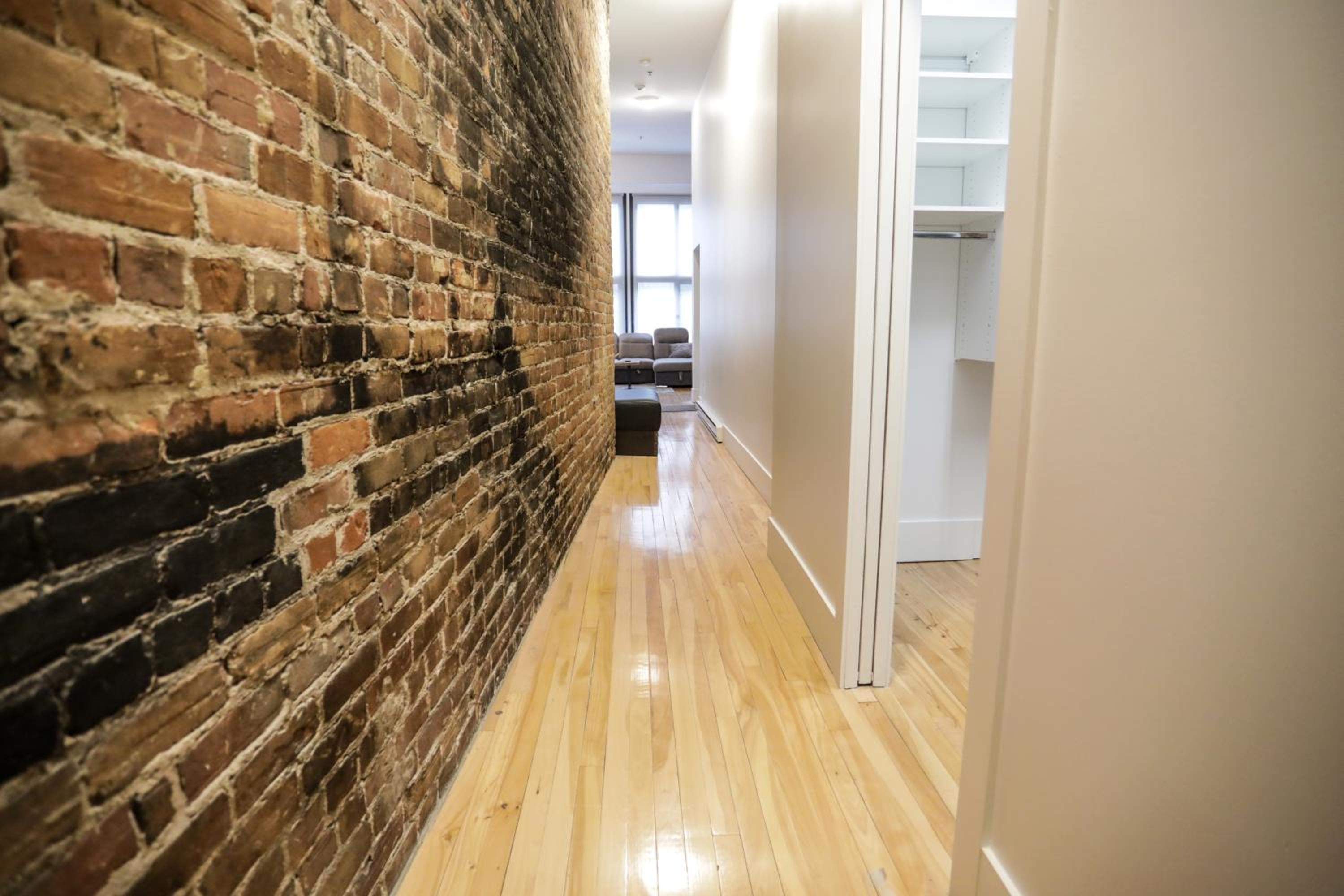 Elegant 1 bedroom apartment in old port - 202