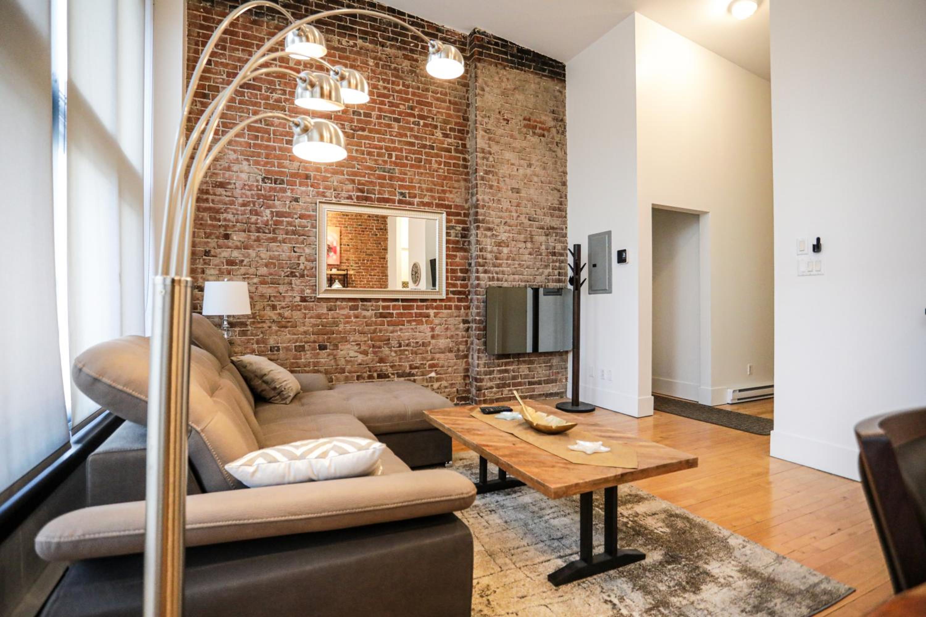 Elegant 1 bedroom apartment in old port - 202