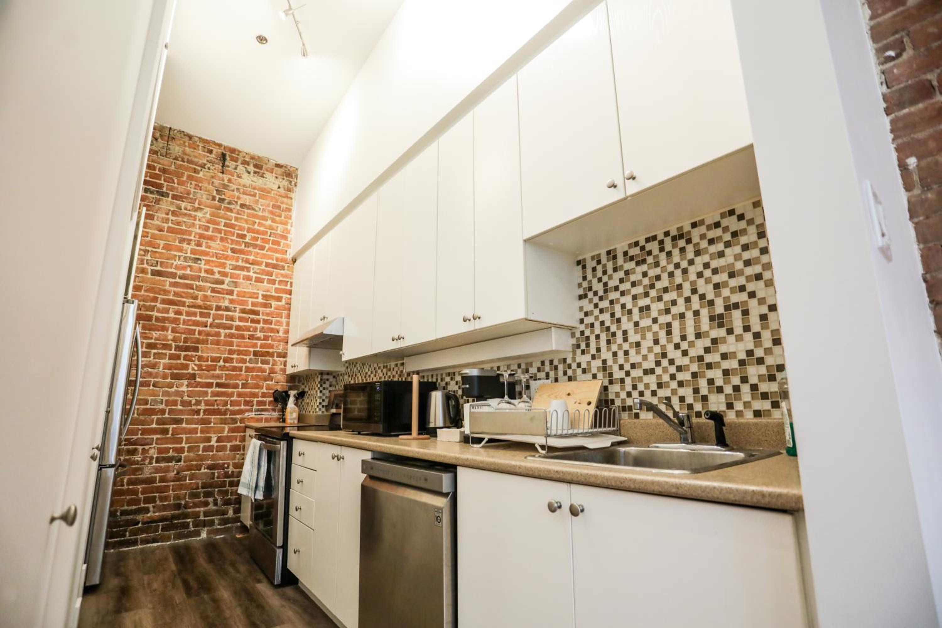 Elegant 1 bedroom apartment in old port - 202