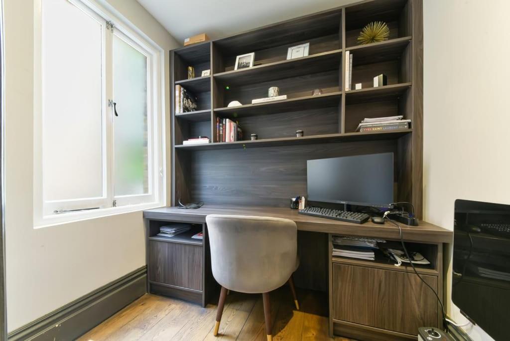 Luxury Chelsea House with Parking