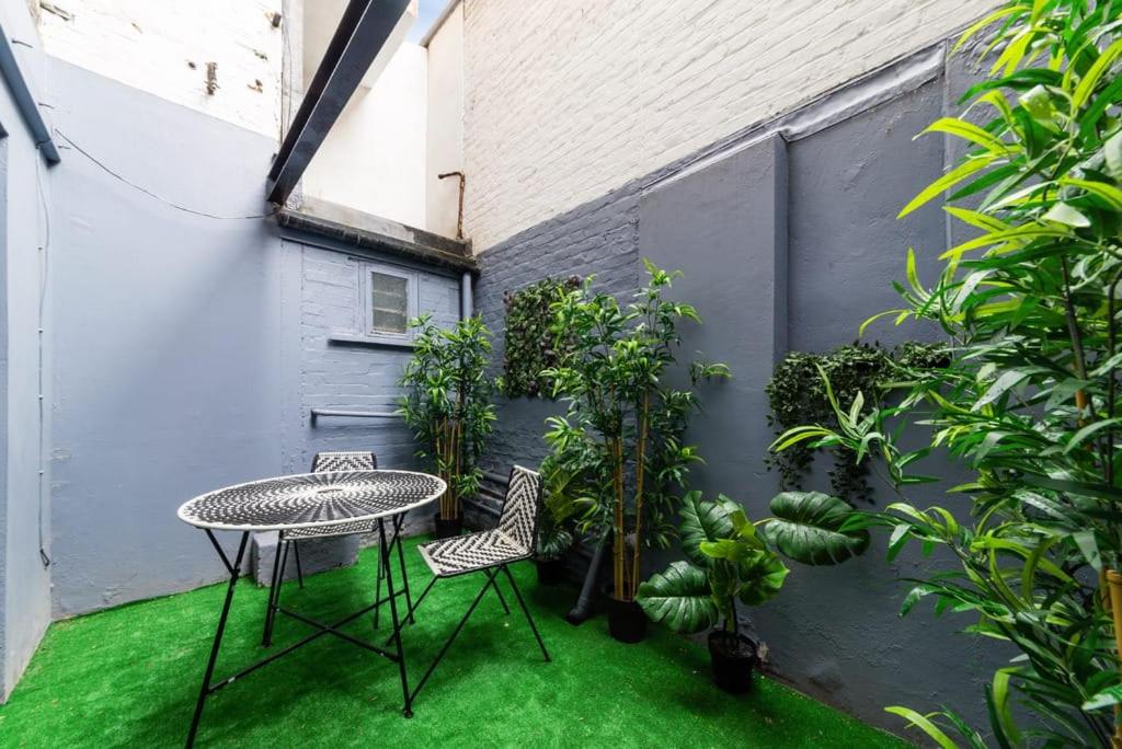Luxury Chelsea House with Parking