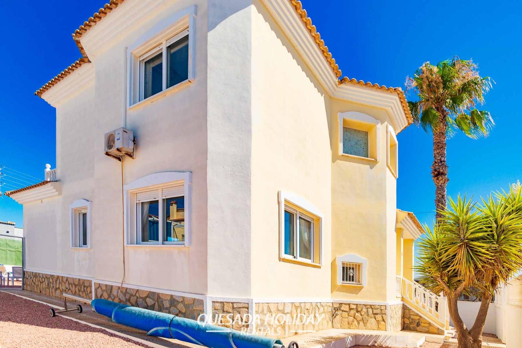Stunning Central Villa Rosa in Ciudad Quesada Rojales Spacious 4-Bedroom Retreat with Private Pool