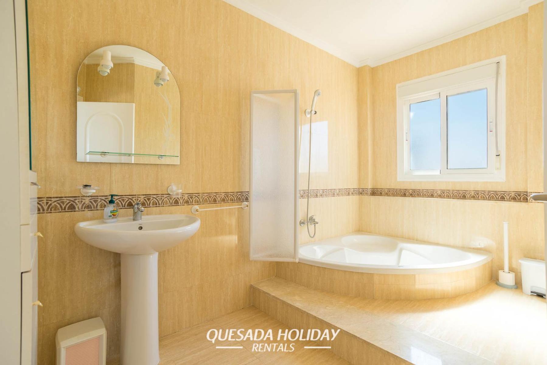 Stunning Central Villa Rosa in Ciudad Quesada Rojales Spacious 4-Bedroom Retreat with Private Pool