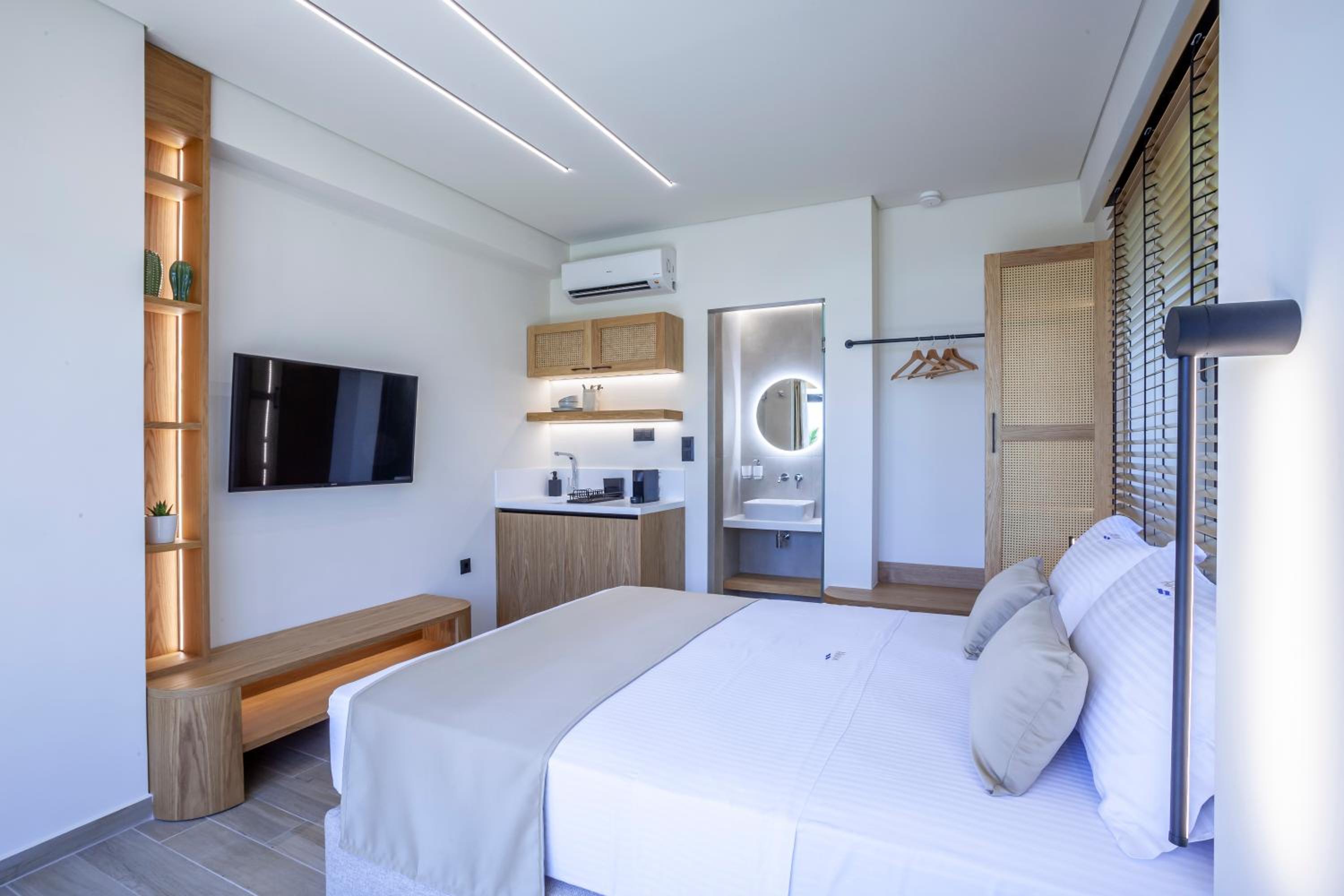 Aliston Deluxe Living - Adults Only view 3