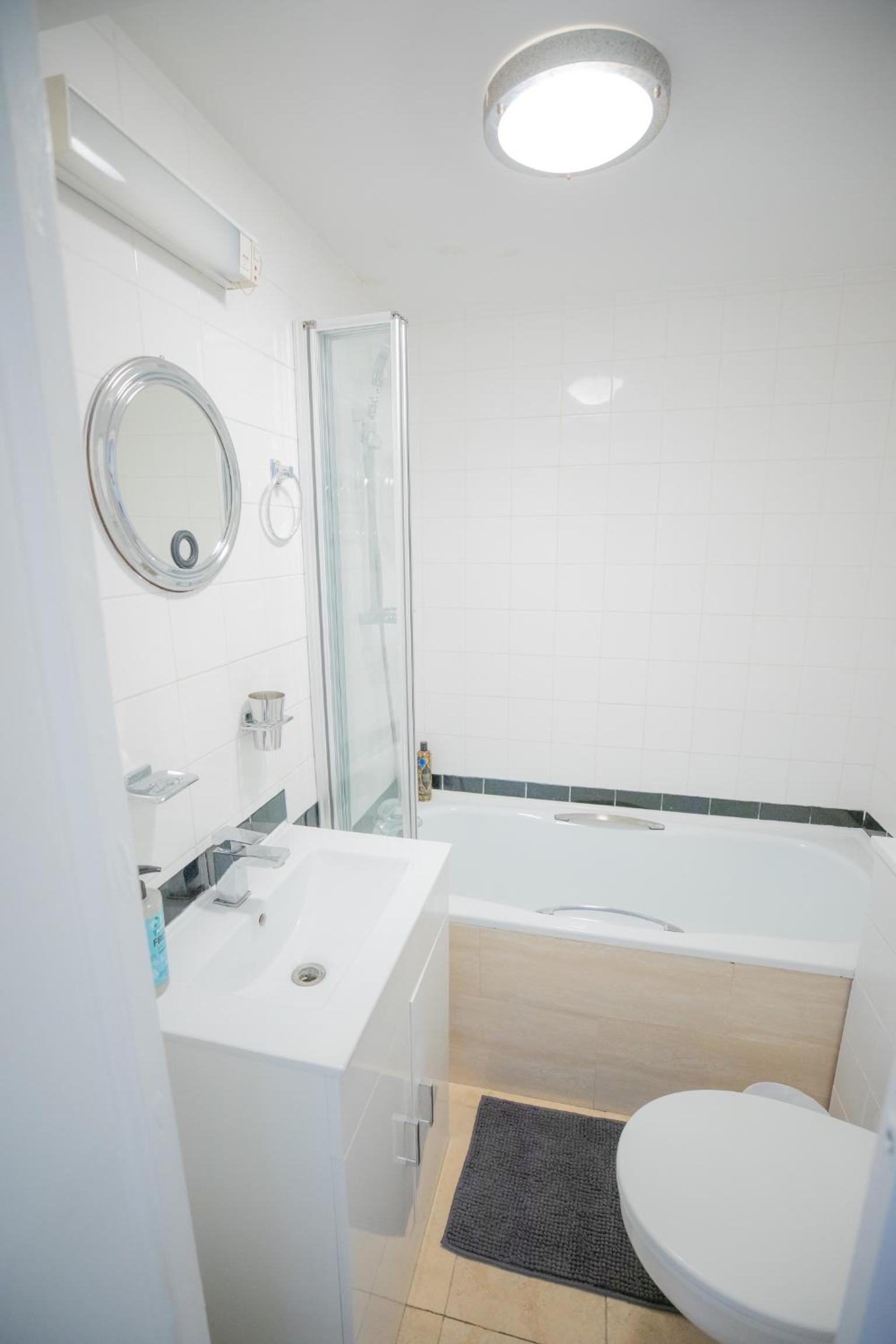 x-One bedroom at Chelsea cloister Hotel