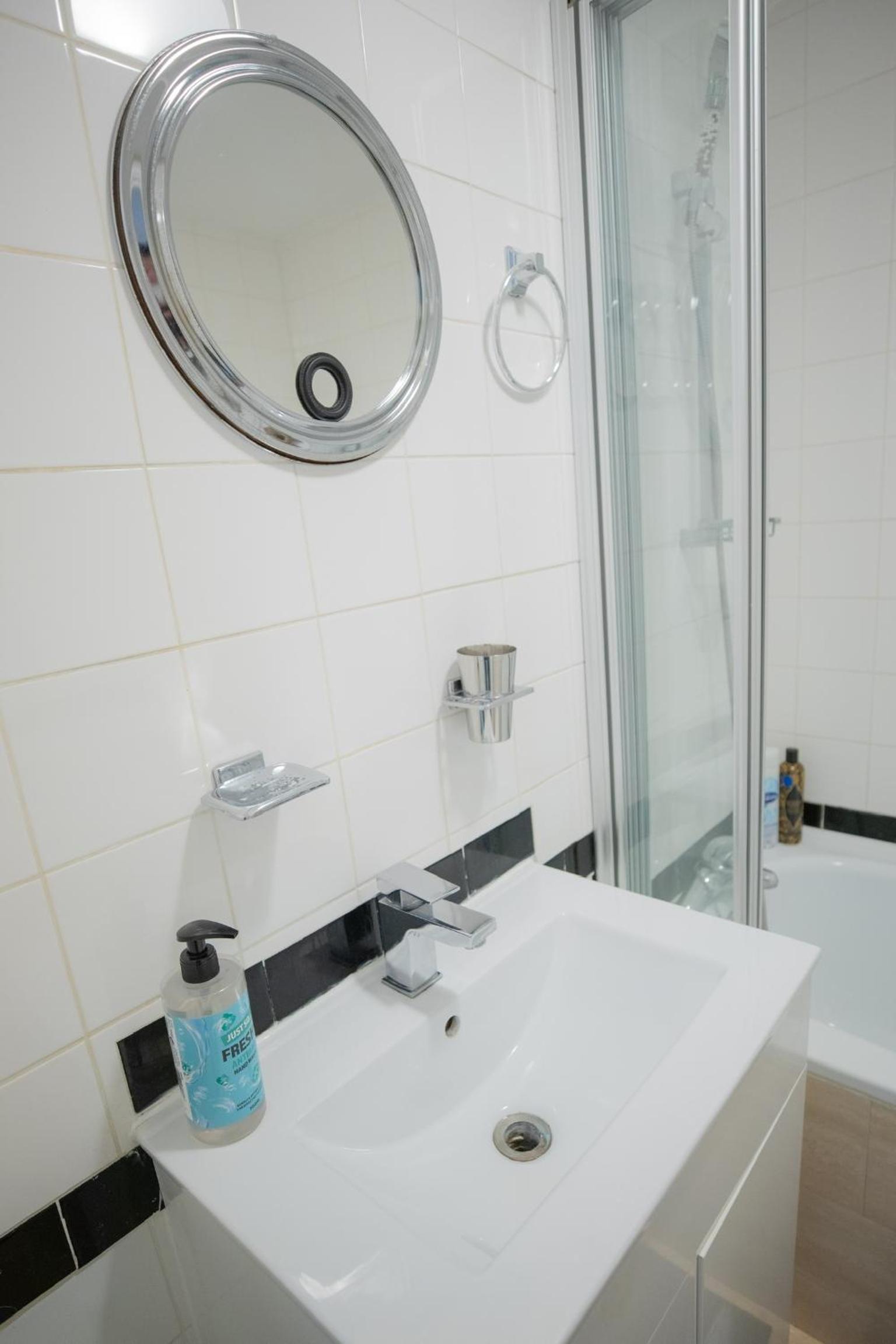 x-One bedroom at Chelsea cloister Hotel