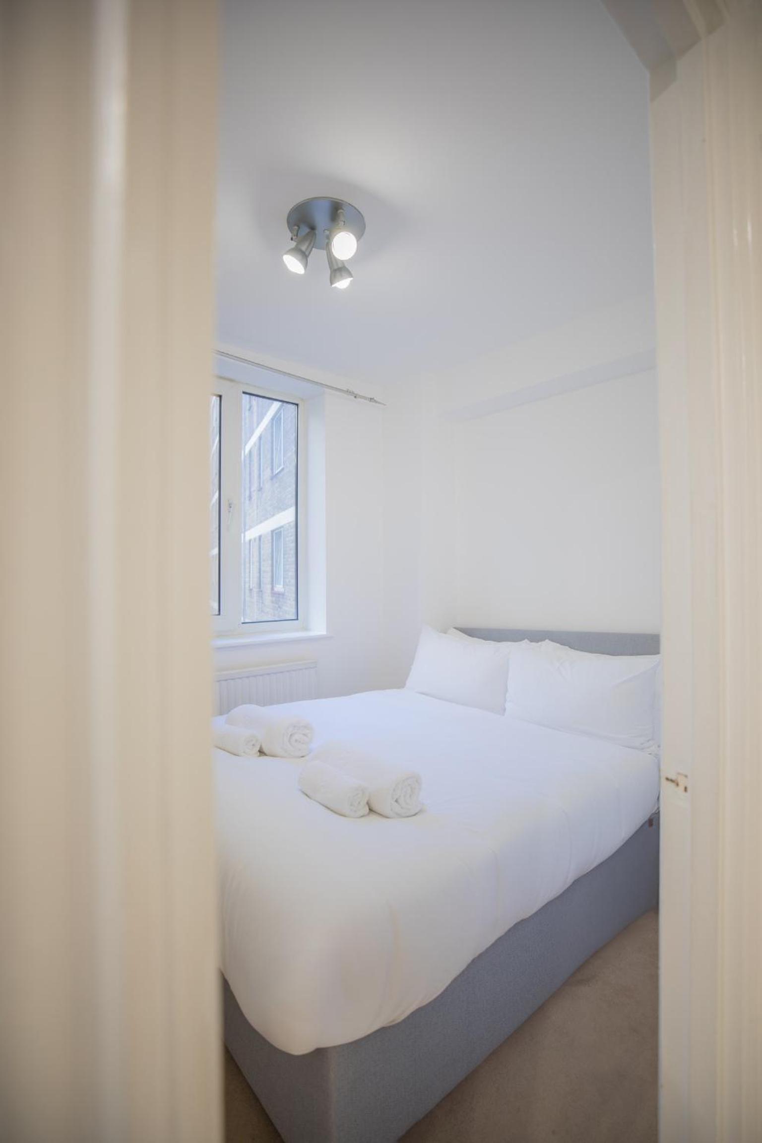 x-One bedroom at Chelsea cloister Hotel