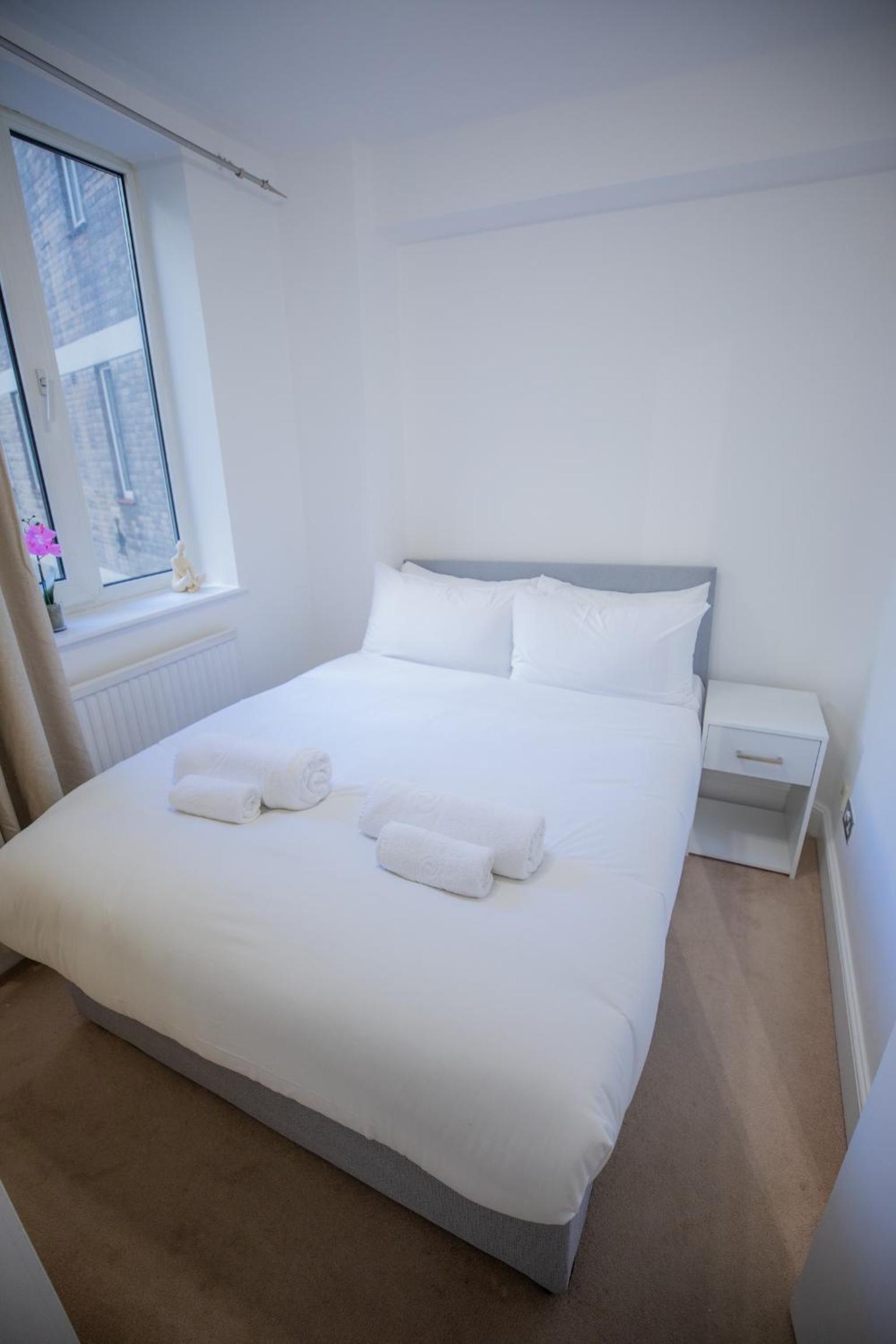 x-One bedroom at Chelsea cloister Hotel