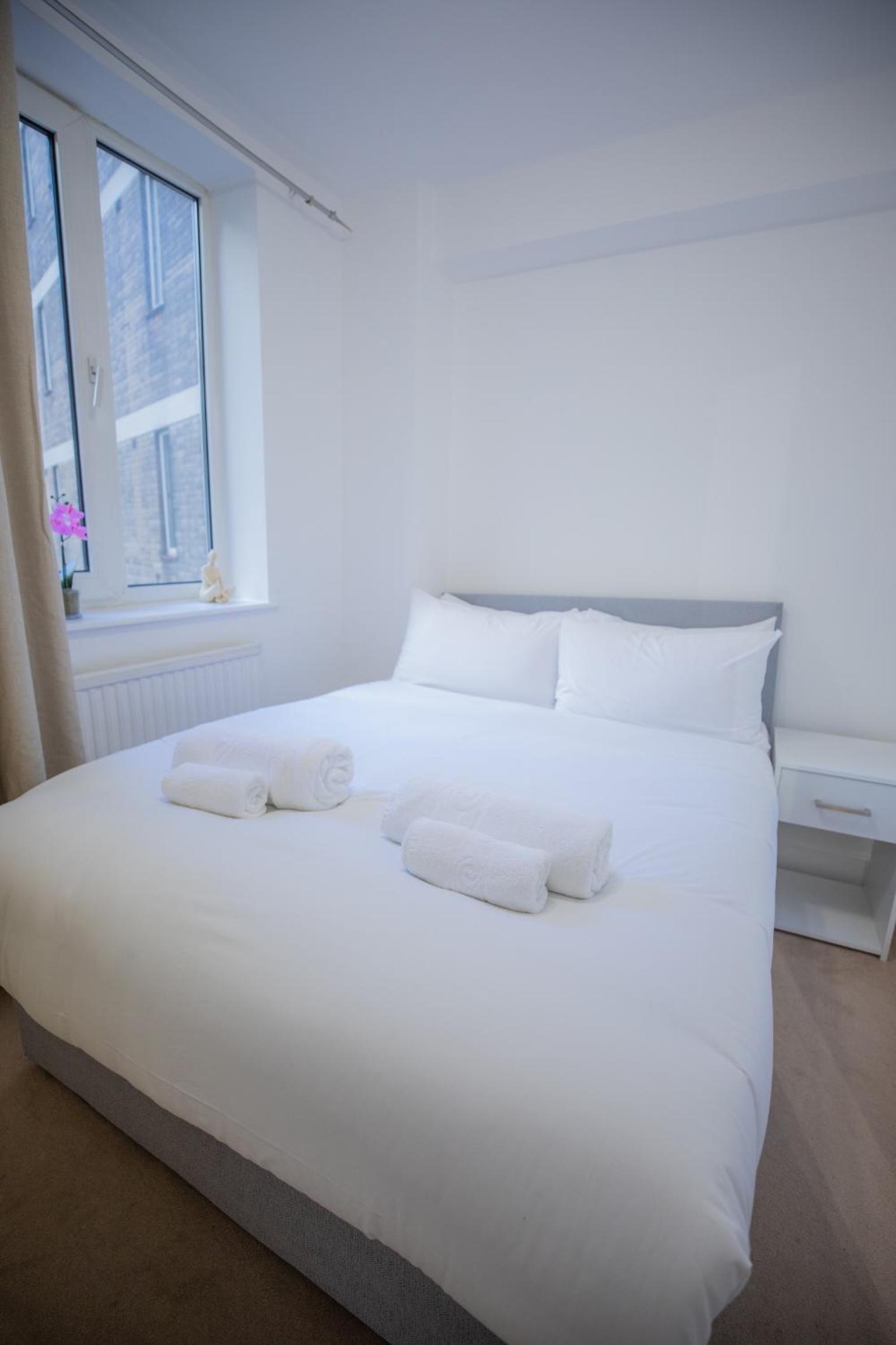 x-One bedroom at Chelsea cloister Hotel