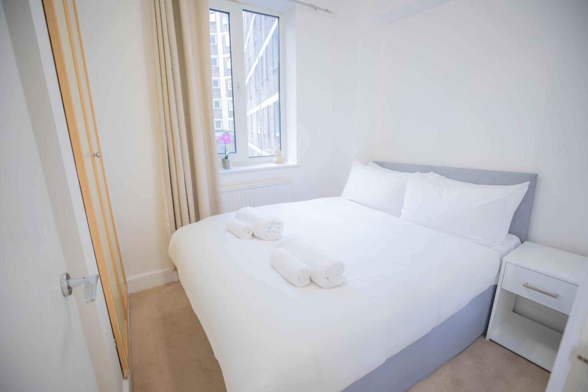 x-One bedroom at Chelsea cloister Hotel