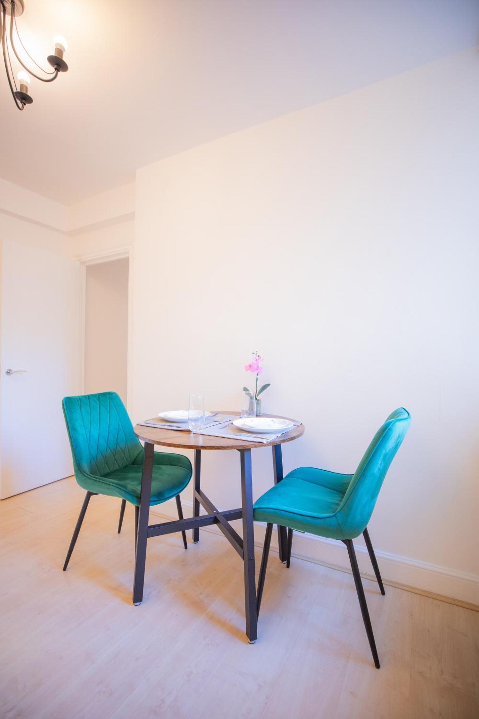 x-One bedroom at Chelsea cloister Hotel