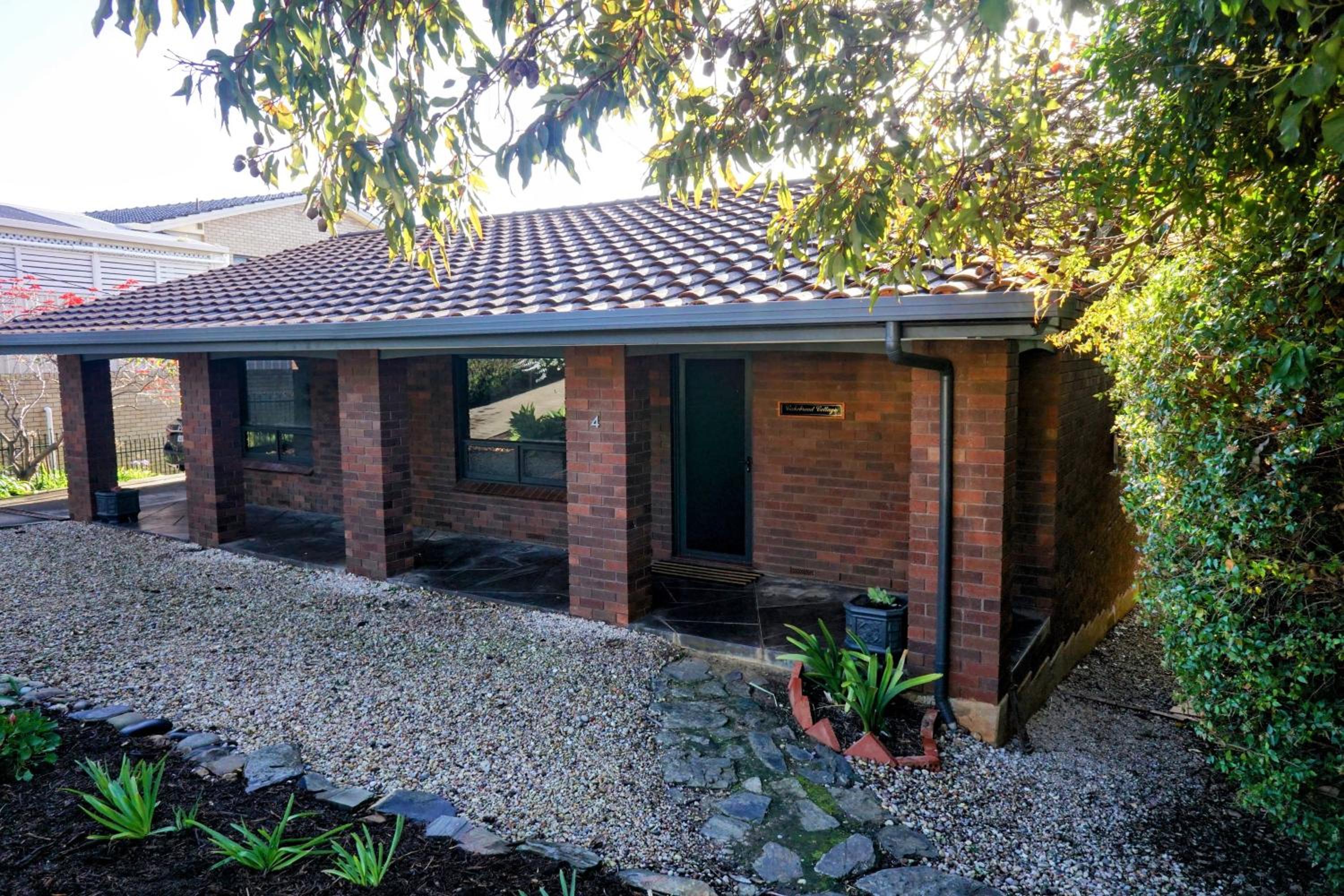 Cakebread Cottage