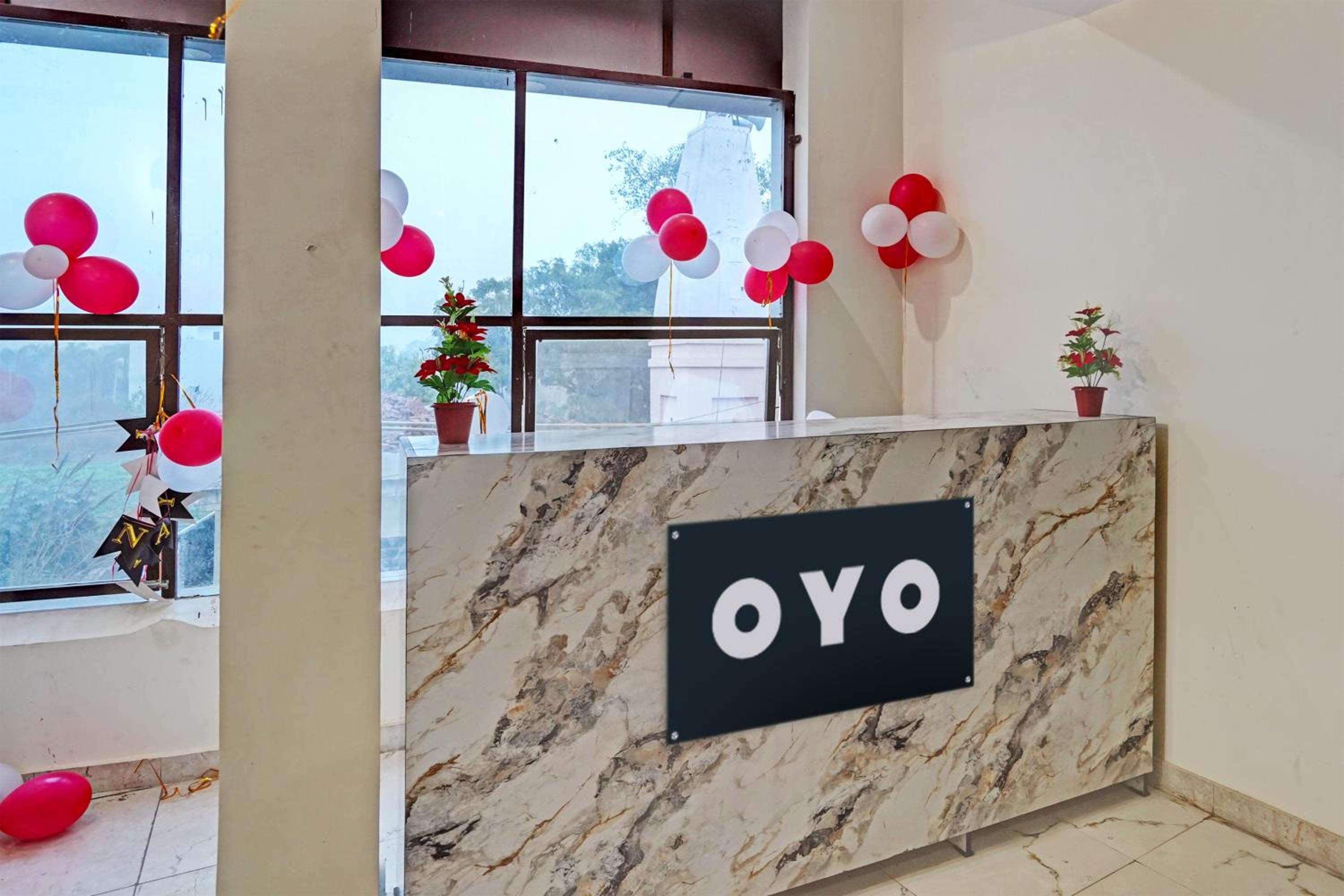 Lobby & Reception