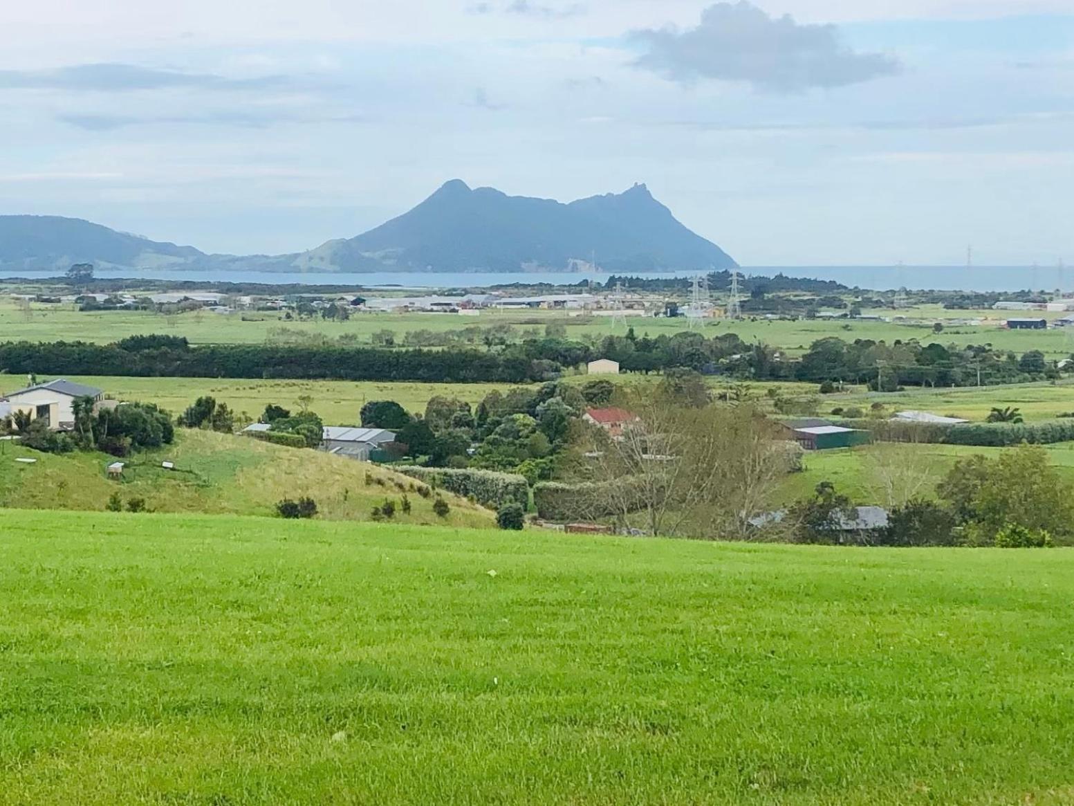 Moko Hiwi Escape Ruakākā- Sea View Home