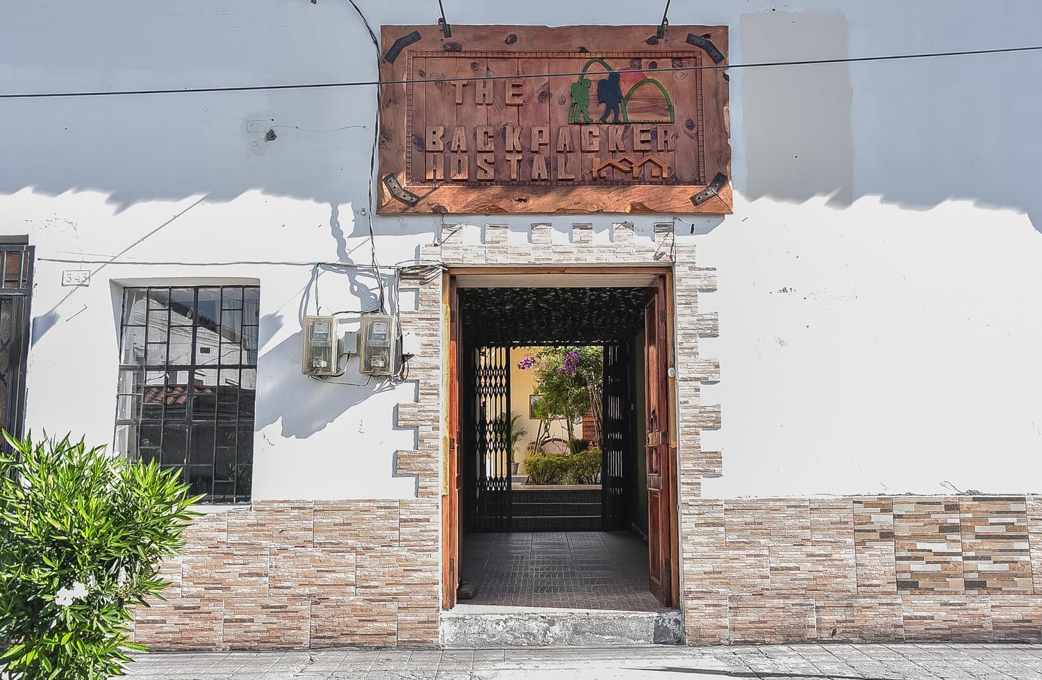 Hotel Back Packer - Image 1