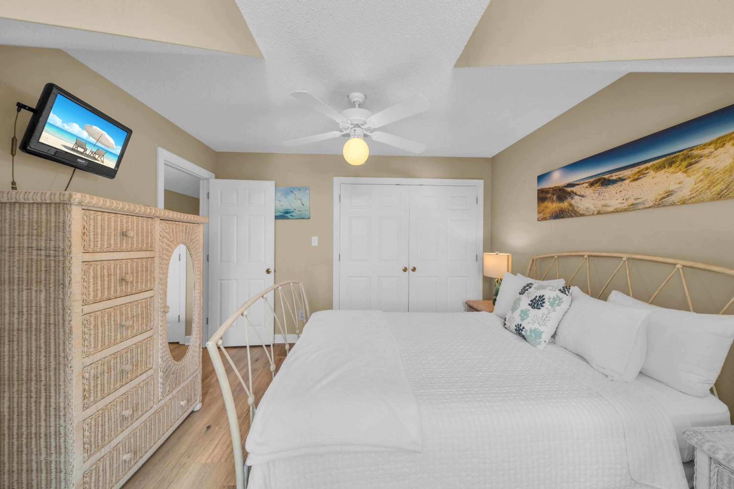 Dandy Sandy Sleeps 24 - Pets - Pools - Hot Tubs view 3