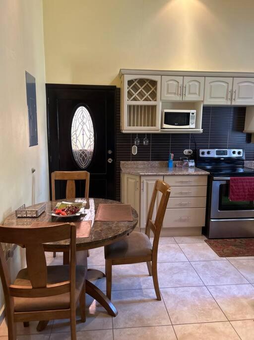 Residencial Santa Cruz apartamento full amueblado