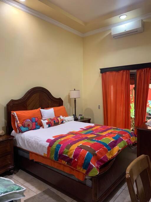 Residencial Santa Cruz apartamento full amueblado