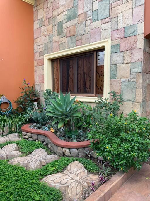 Residencial Santa Cruz apartamento full amueblado