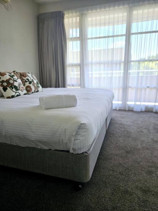 Central Shepparton Apartment 13