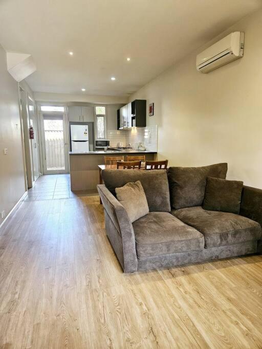 Central Shepparton Apartment 13