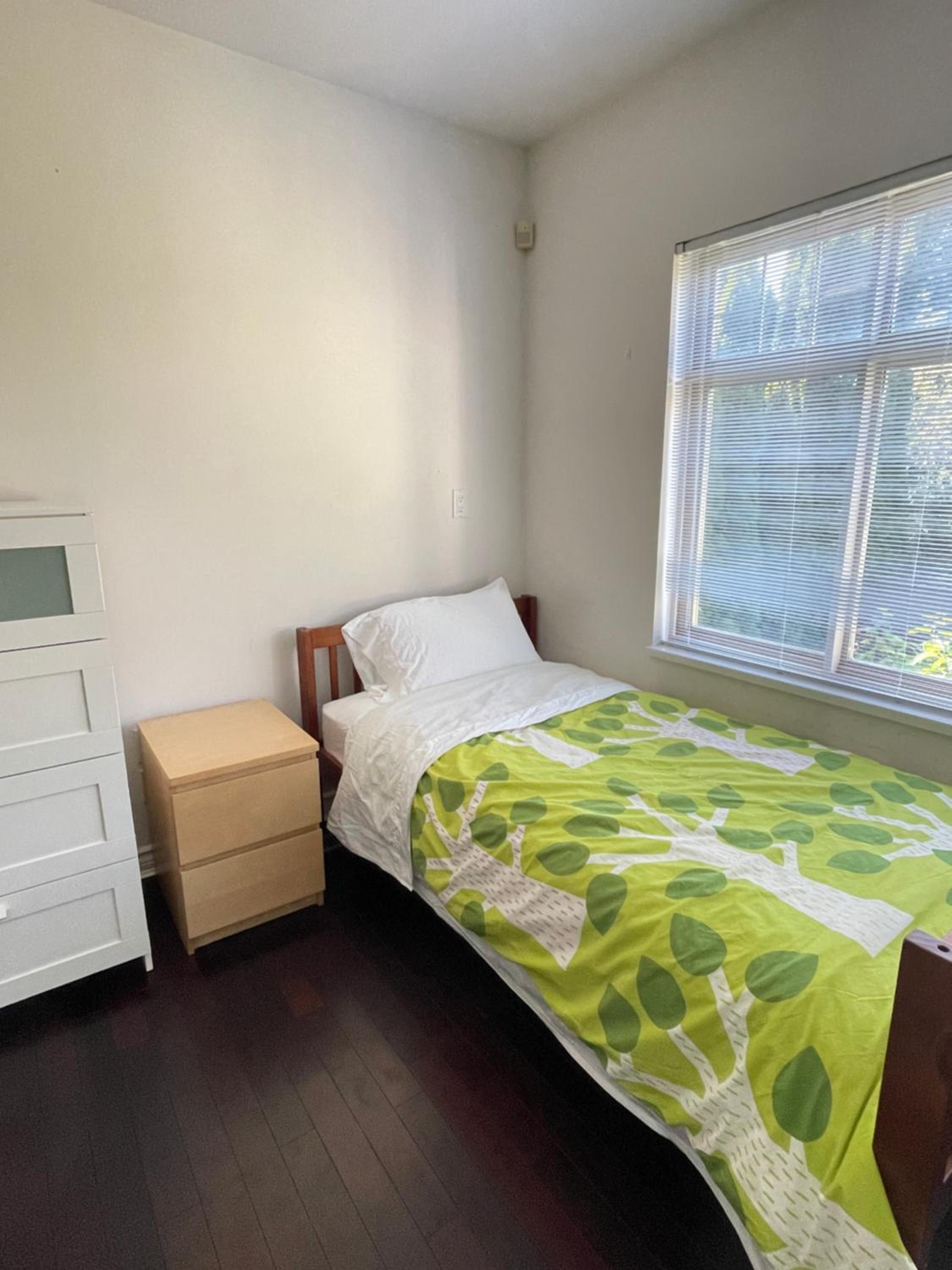 Cozy Guest Rooms Near UBC, Downtown and Beaches