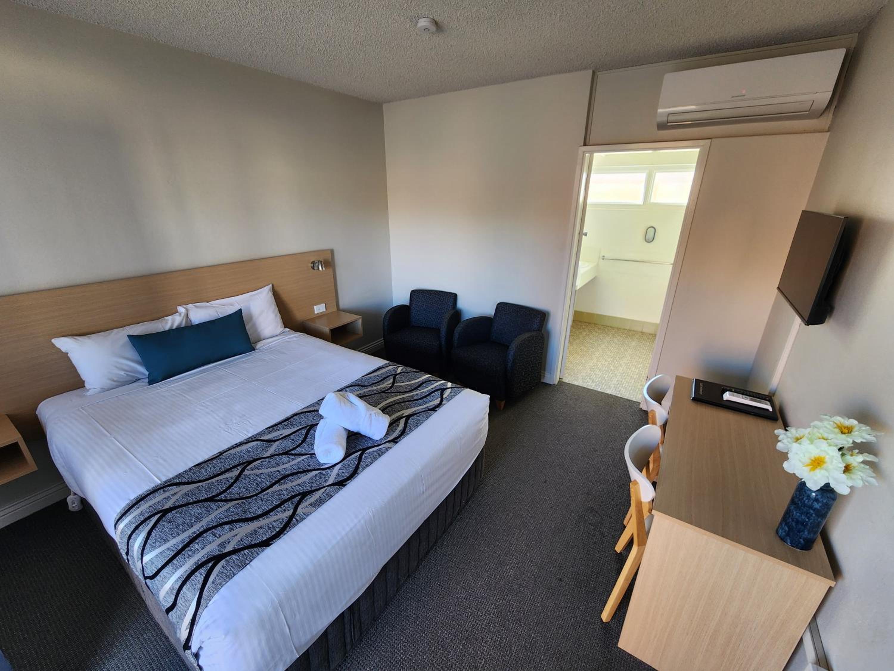 Country Gardens Motel
