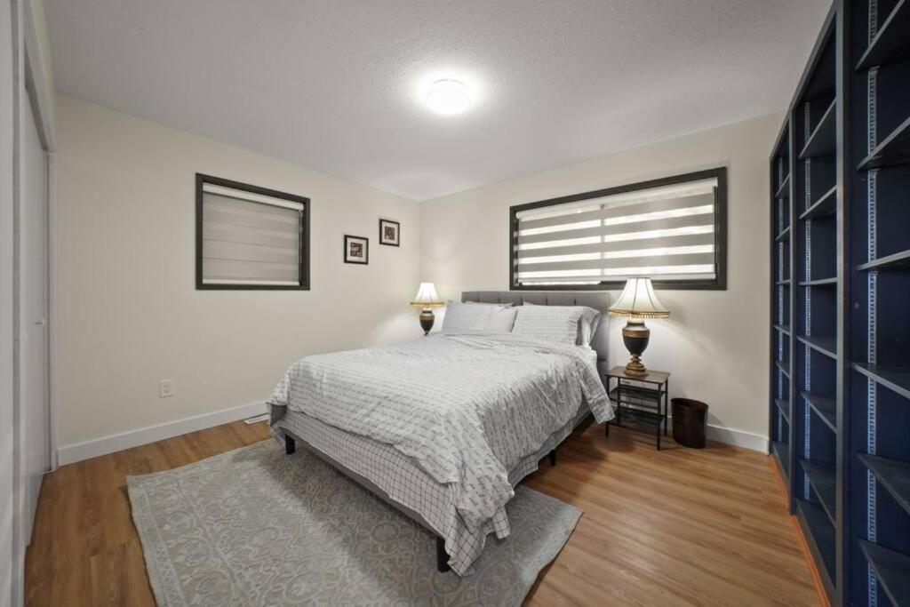 Five Bedroom Oasis with View of Abbotsford Valley