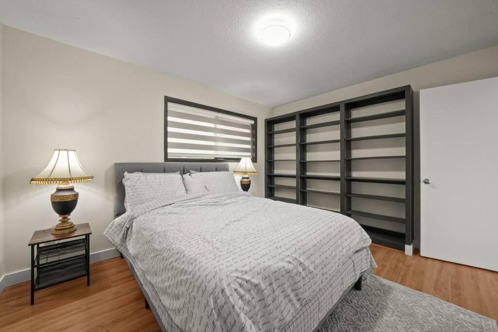 Five Bedroom Oasis with View of Abbotsford Valley