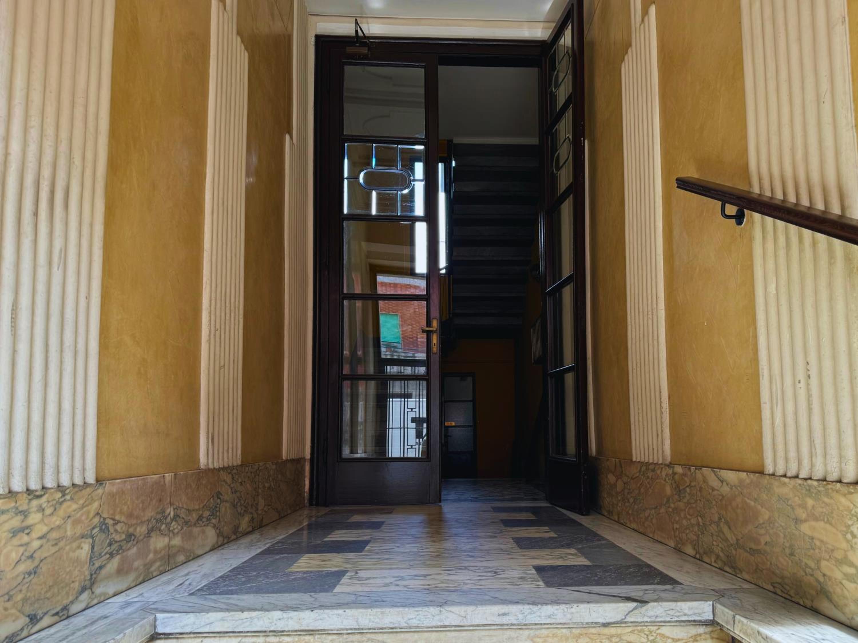 Stendhal Apartment - Design District