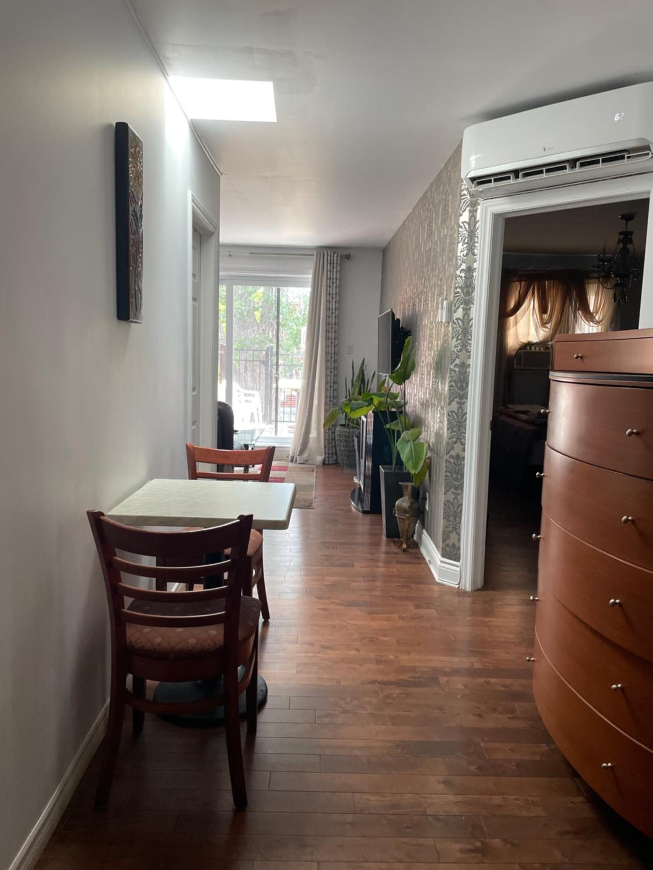 Self service small breakfast, 2 double beds private room