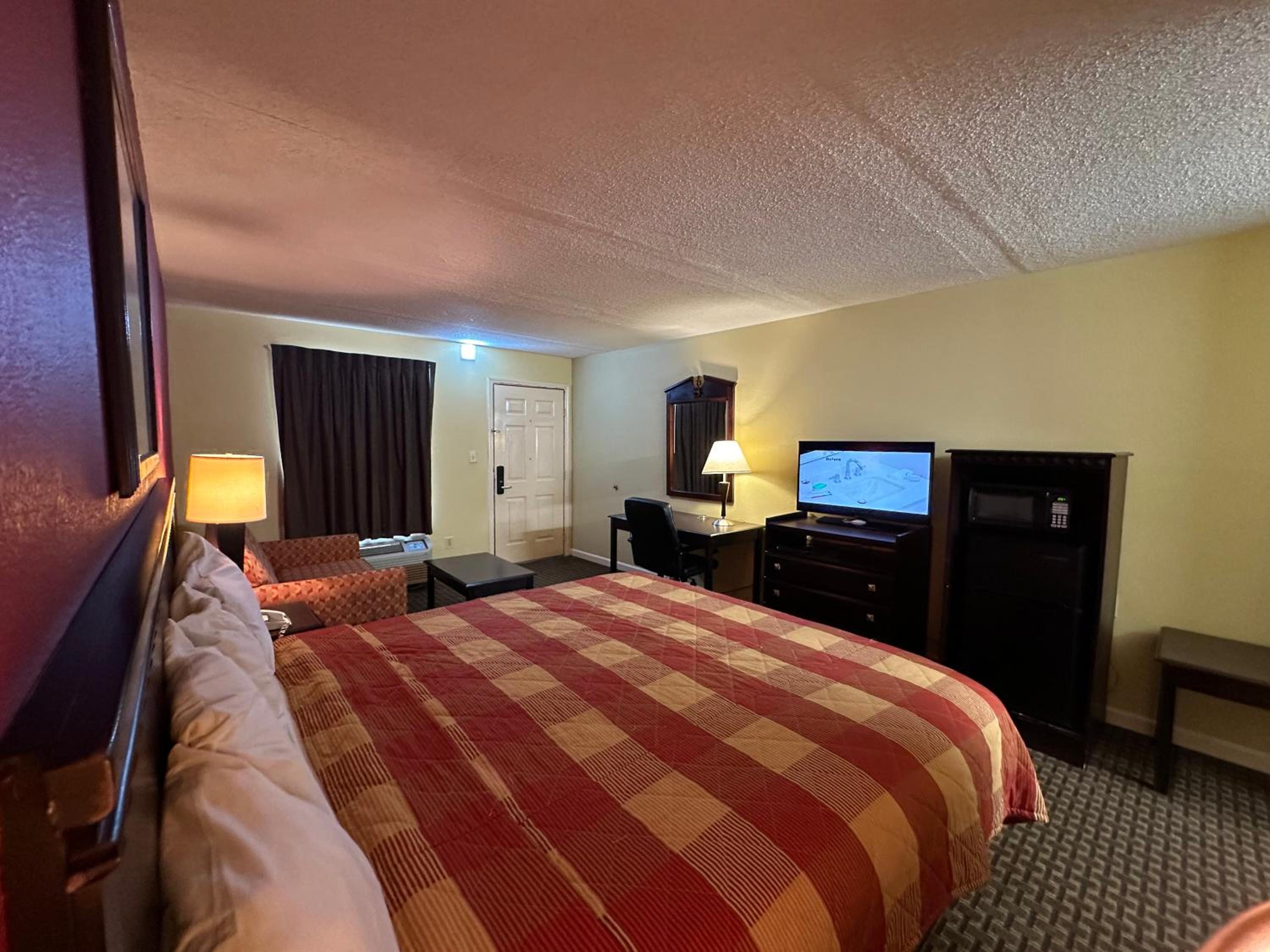 Royal Inn - Anniston